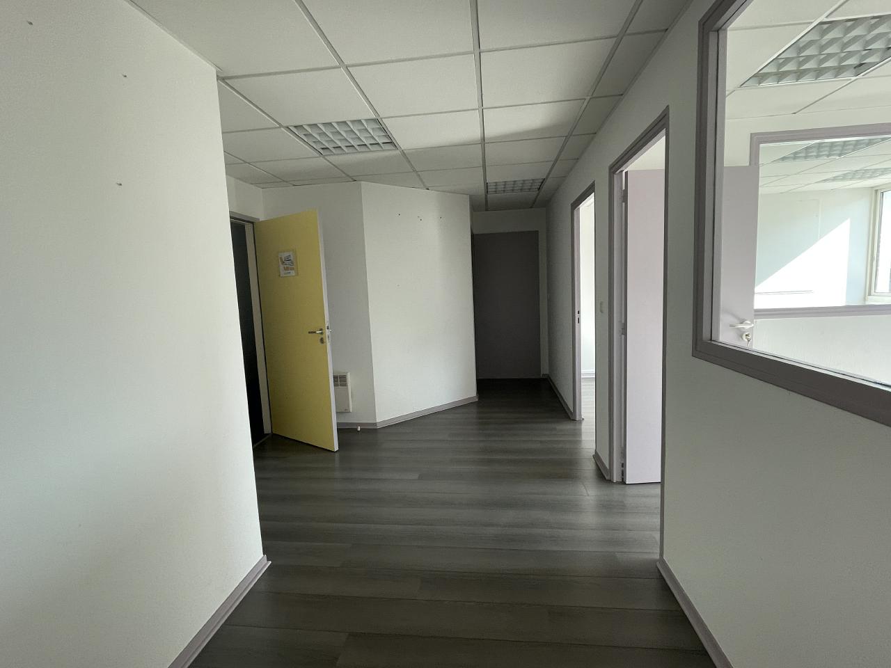 Bureau Chantepie 70m² Location bureau Chantepie Ille-et-Vilaine OLBUR2315787 4